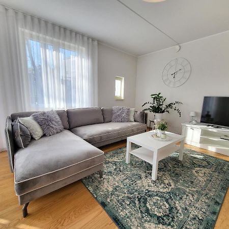 City Center Bright Home Талин Екстериор снимка