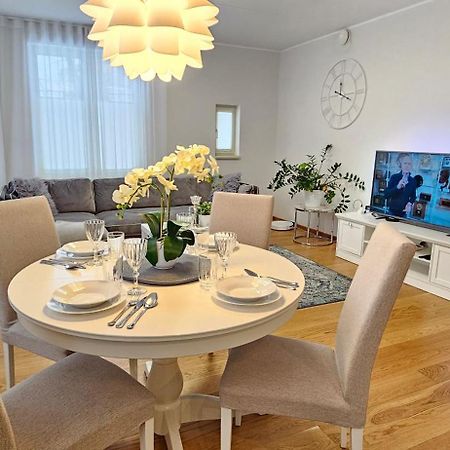 City Center Bright Home Талин Екстериор снимка