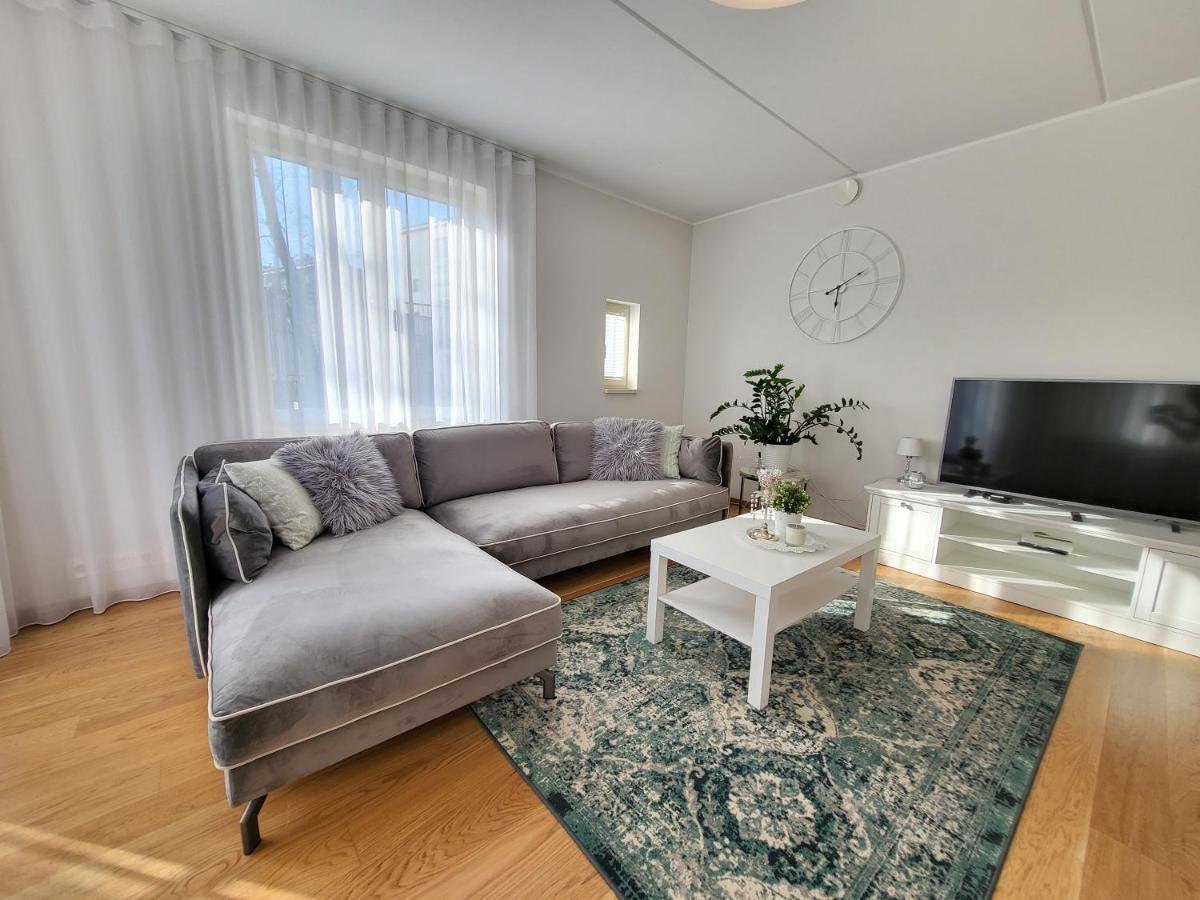 City Center Bright Home Талин Екстериор снимка