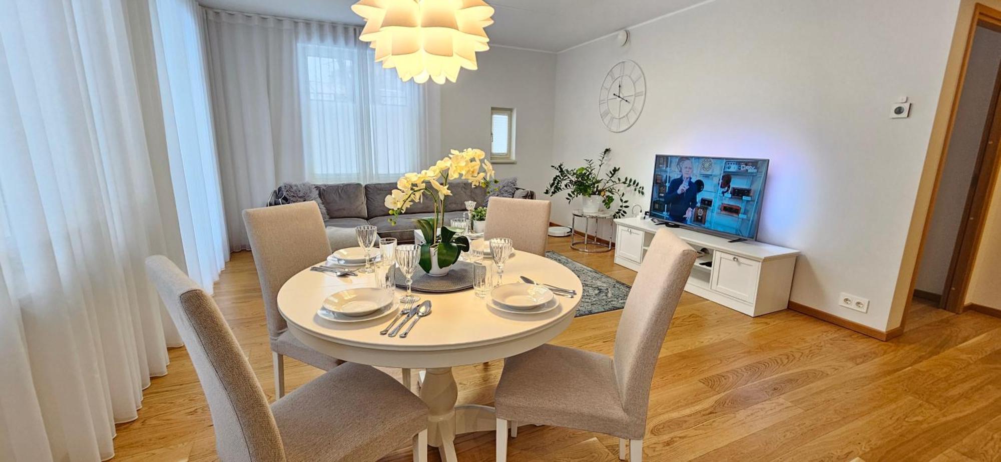 City Center Bright Home Талин Екстериор снимка