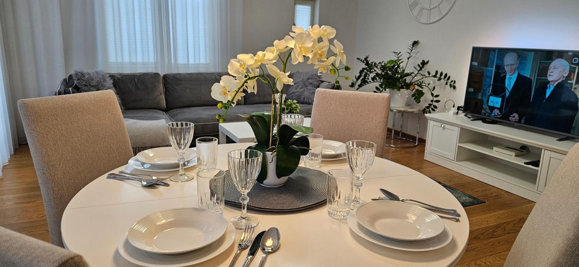 City Center Bright Home Талин Екстериор снимка
