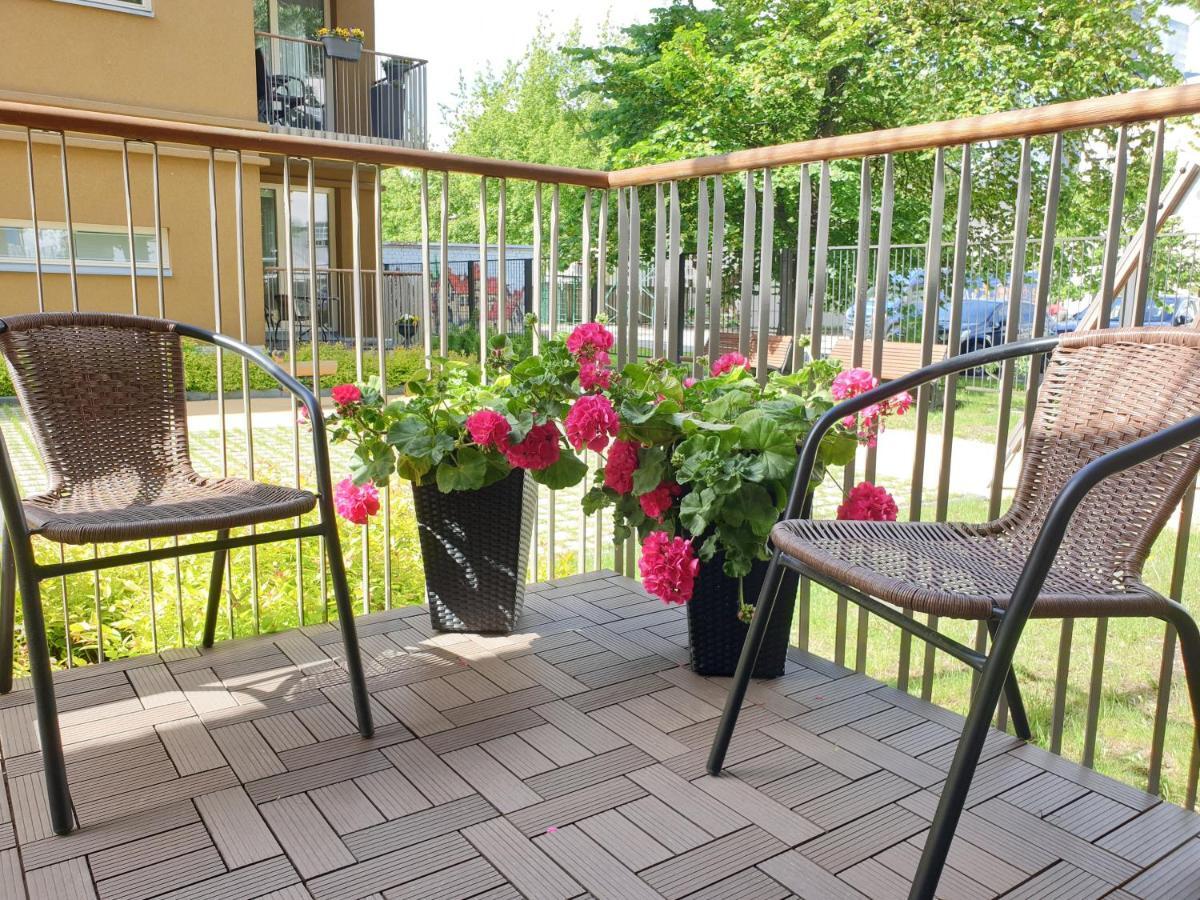 City Center Bright Home Талин Екстериор снимка